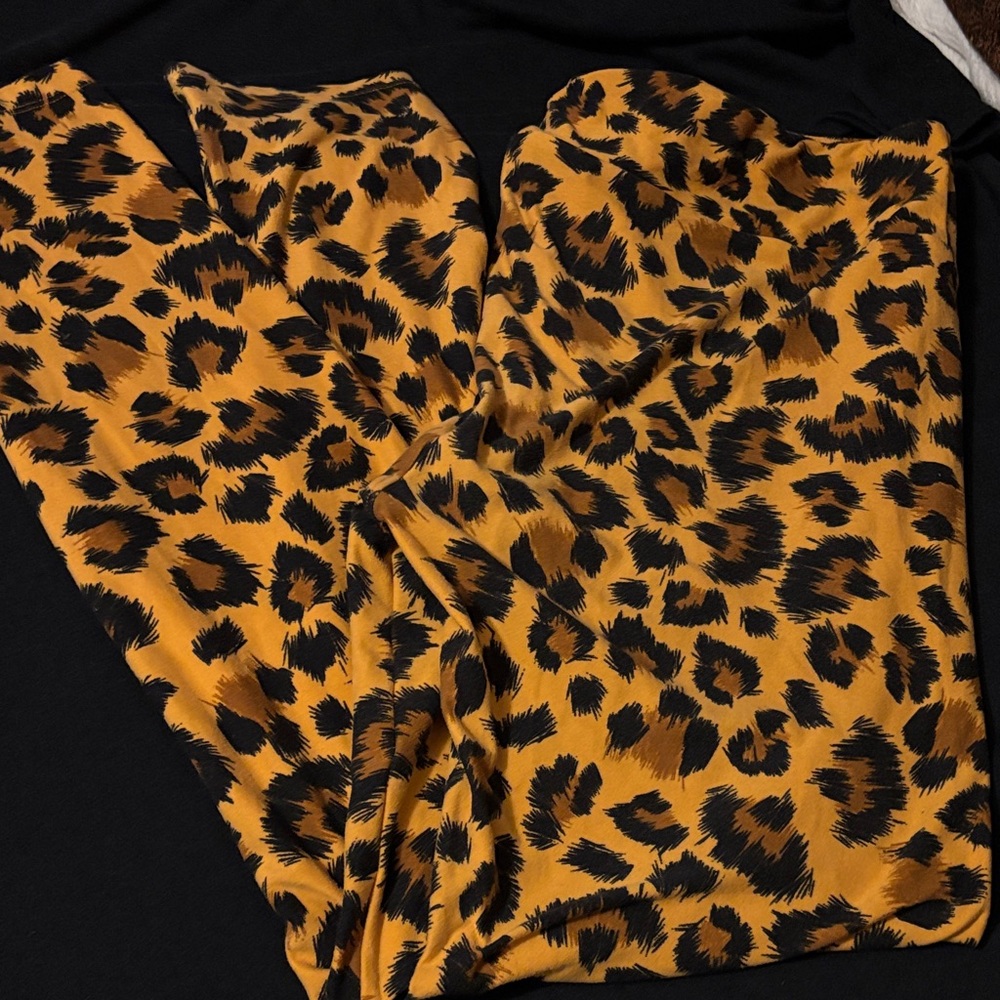 LuLaRoe Leopard Print Leggings - Black and Gold
